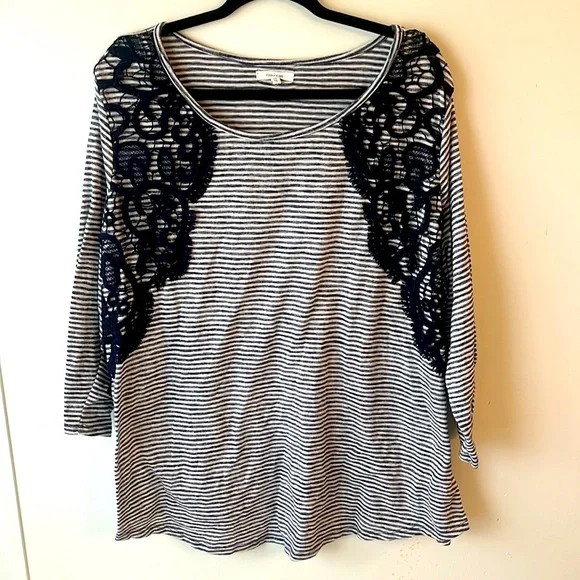 Maurices Blouse - Picture 1 of 5